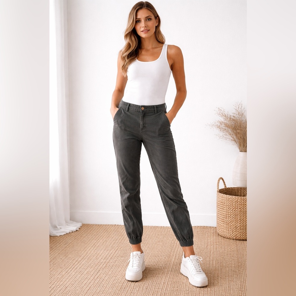 🛍️ Women’s CONVERSE JOGGERS pants gray size 4